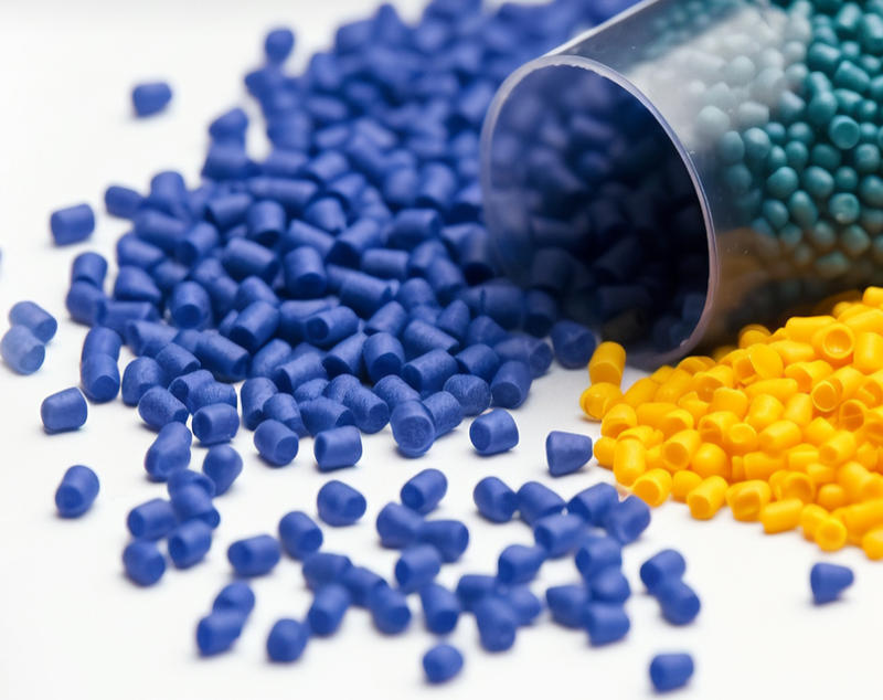 Какие факторы следует учитывать при выборе наполнителей для материалов ТПЭ?